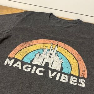 Magic Vibes T-Shirt, Amazon fashion